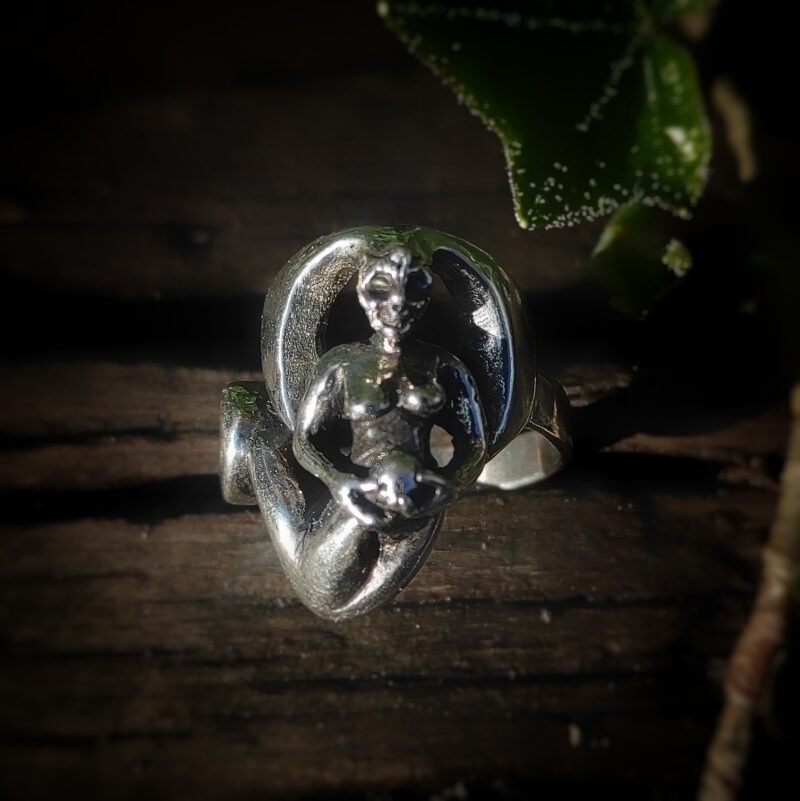 Maangodin ring