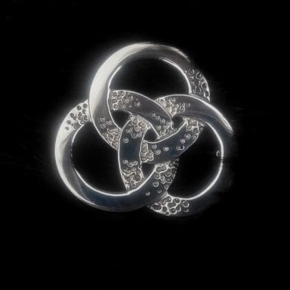Triskelion Broche
